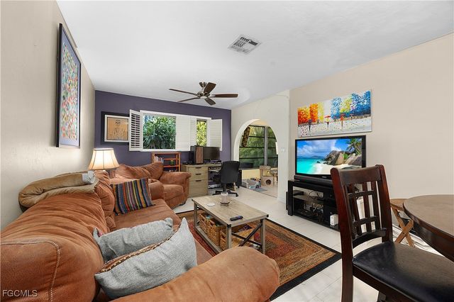 1031 Pine Isle LN 1031, Naples, FL 34112