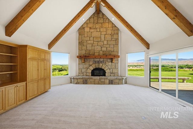 10320 W Whispering Cliffs Dr, Boise, ID 83704