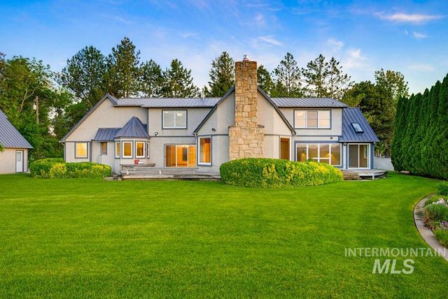 10320 W Whispering Cliffs Dr, Boise, ID 83704