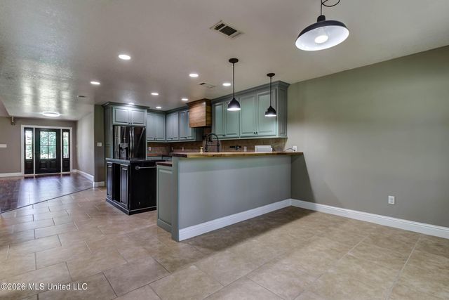 17242 E Spring Lake Drive, Vancleave, MS 39565