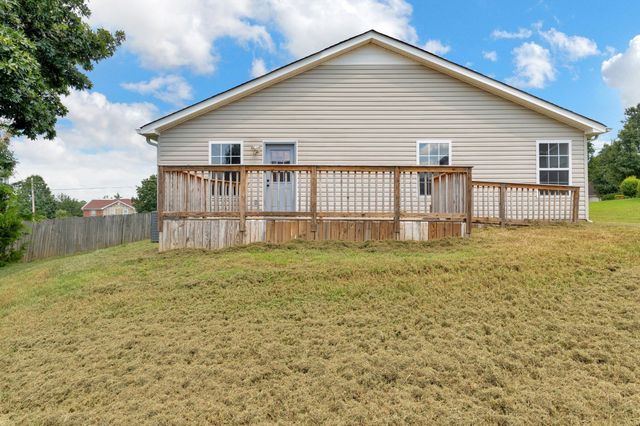 1610 Jo Ann Dr, La Vergne, TN 37086