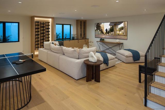 7554 Cabrillo Ave., La Jolla, CA 92037