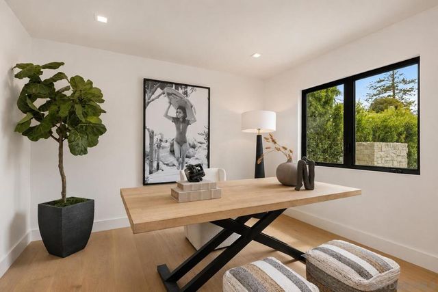 7554 Cabrillo Ave., La Jolla, CA 92037