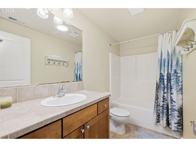 2465 PARK VIEW Dr, Eugene, OR 97408