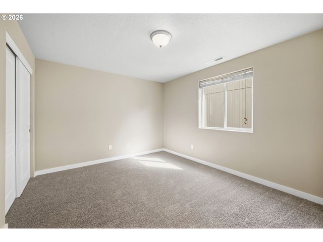 2465 PARK VIEW Dr, Eugene, OR 97408