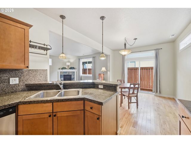 2465 PARK VIEW Dr, Eugene, OR 97408