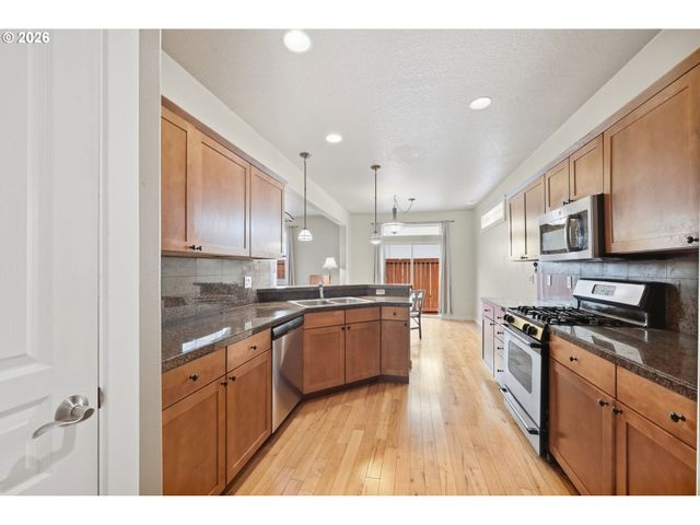 2465 PARK VIEW Dr, Eugene, OR 97408