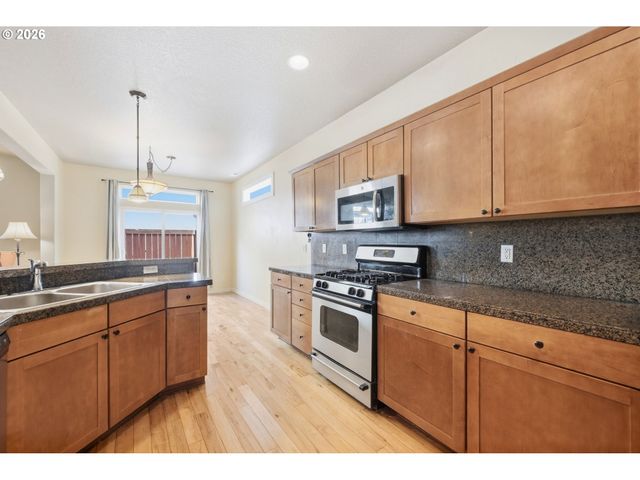 2465 PARK VIEW Dr, Eugene, OR 97408