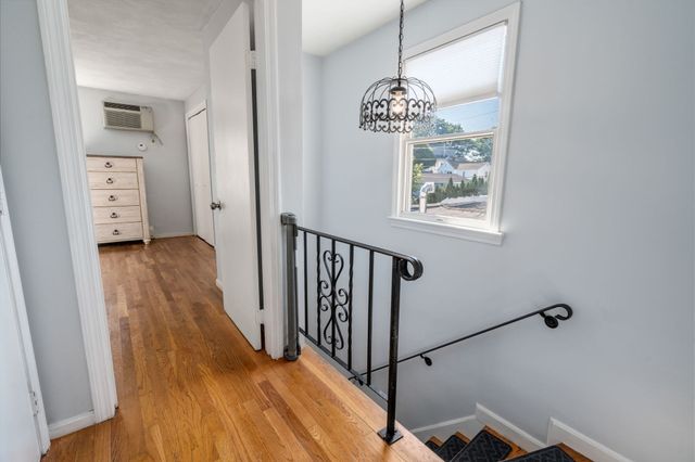 33 Plant Rd, Waltham, MA 02451