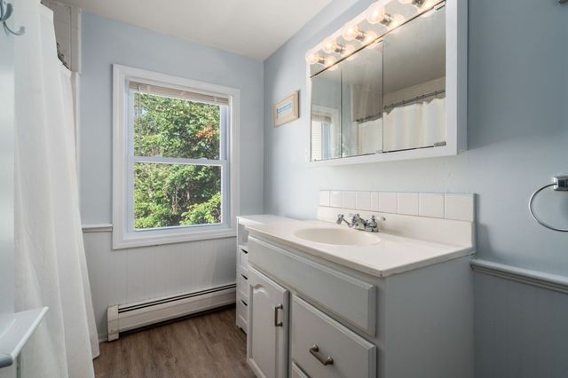 33 Plant Rd, Waltham, MA 02451