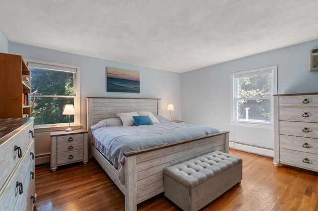 33 Plant Rd, Waltham, MA 02451