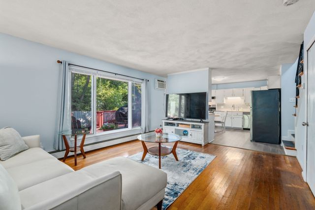 33 Plant Rd, Waltham, MA 02451