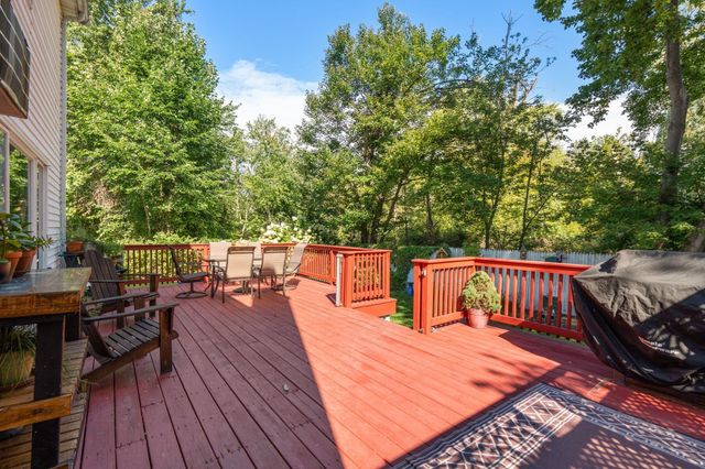 33 Plant Rd, Waltham, MA 02451