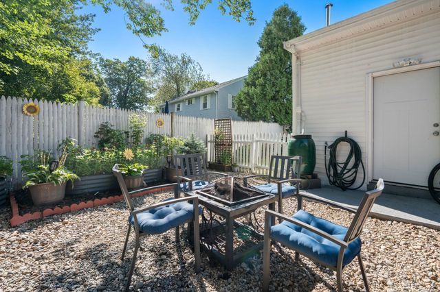 33 Plant Rd, Waltham, MA 02451