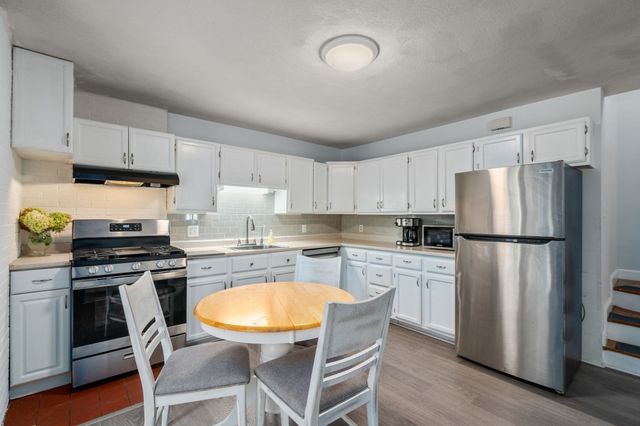 33 Plant Rd, Waltham, MA 02451