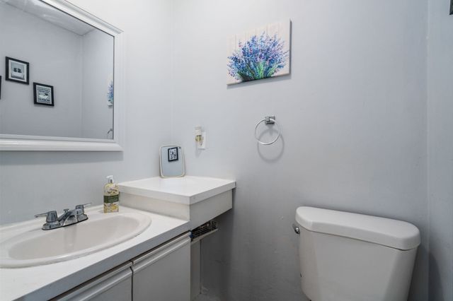 33 Plant Rd, Waltham, MA 02451