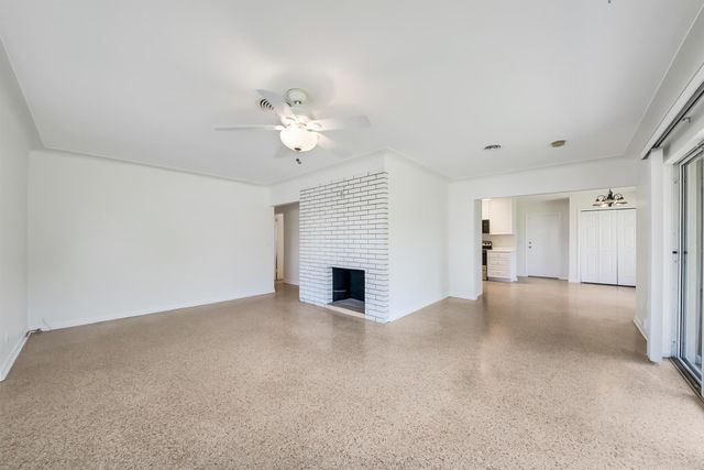 2022 Collier Avenue, Lake Worth, FL 33461