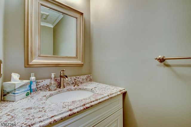 83 Haverford Ct, Hillsborough Twp., NJ 08844