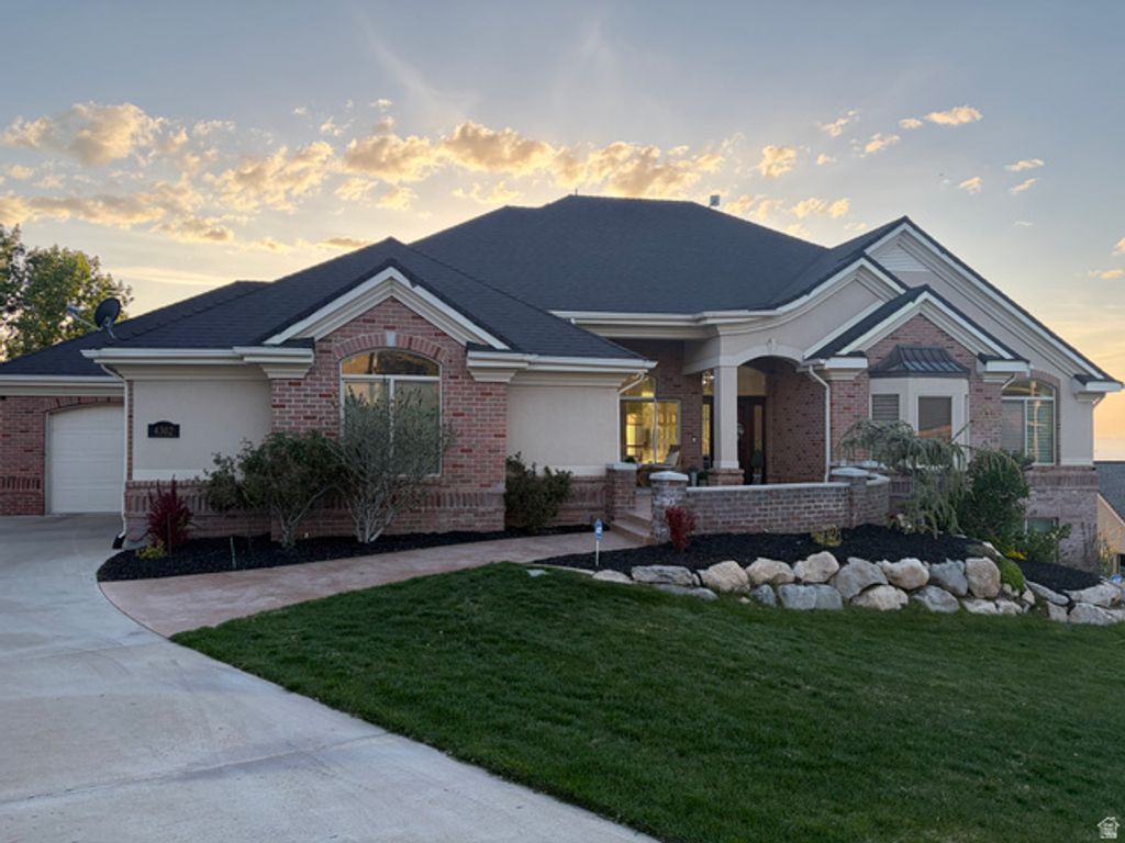 4302 S MONARCH DR, Bountiful, UT 84010