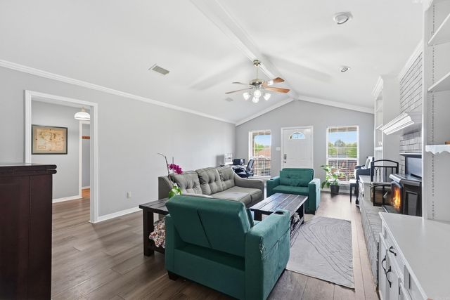 20 Emerald Drive, Maumelle, AR 72113