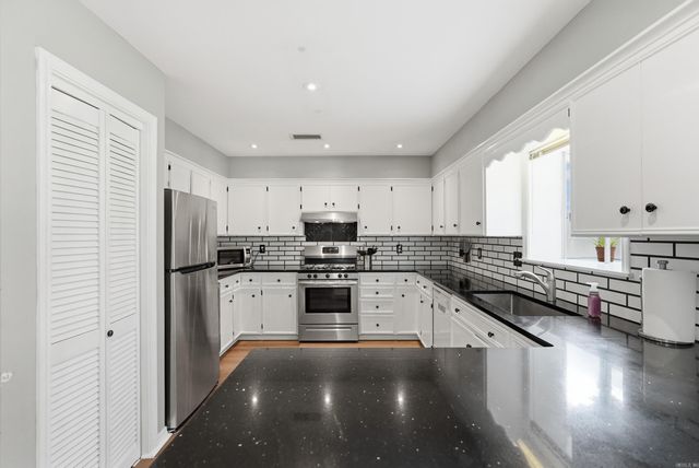 20 Emerald Drive, Maumelle, AR 72113