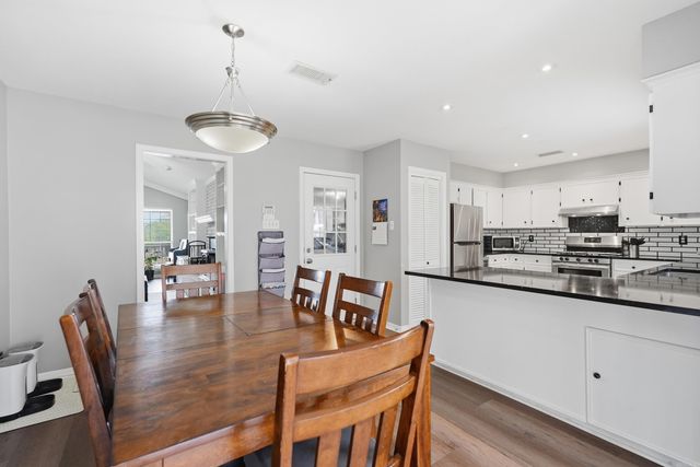 20 Emerald Drive, Maumelle, AR 72113