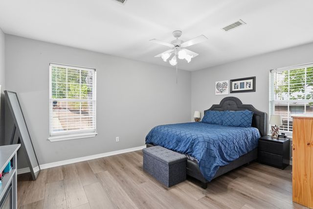 20 Emerald Drive, Maumelle, AR 72113