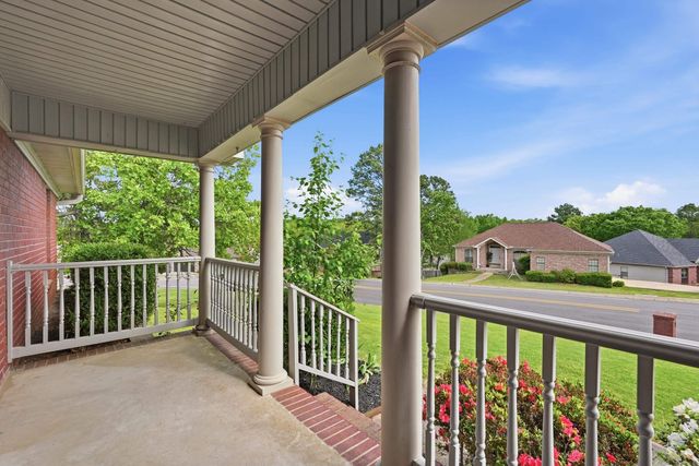 20 Emerald Drive, Maumelle, AR 72113