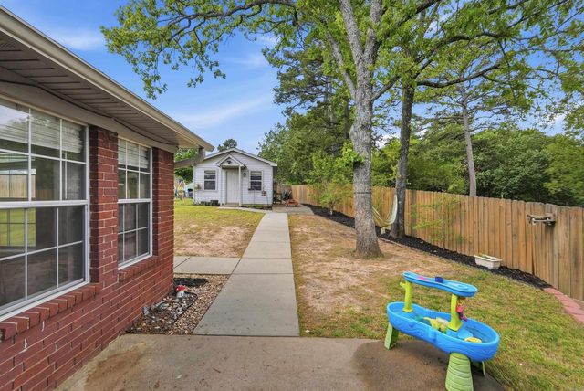 20 Emerald Drive, Maumelle, AR 72113