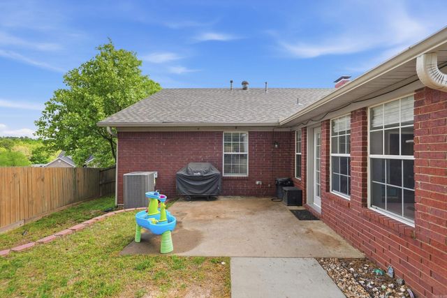 20 Emerald Drive, Maumelle, AR 72113