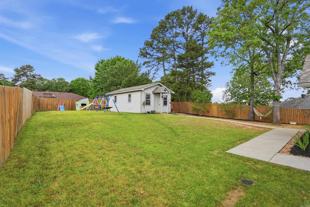 20 Emerald Drive, Maumelle, AR 72113