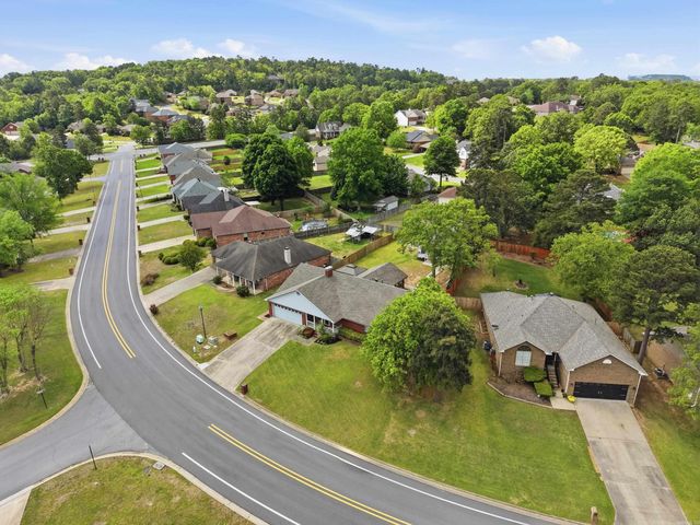 20 Emerald Drive, Maumelle, AR 72113