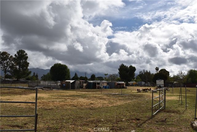 12598 6th, Yucaipa, CA 92399