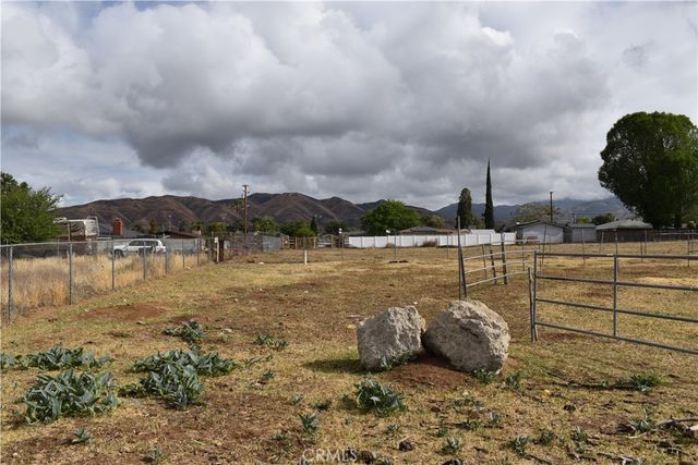 12598 6th, Yucaipa, CA 92399