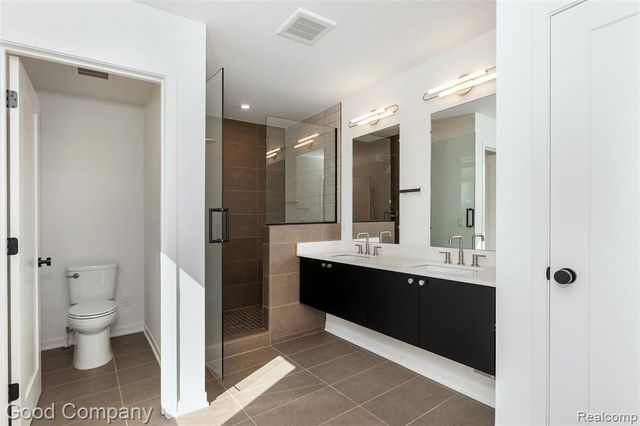 1821 Clifton Avenue, Royal Oak, MI 48073