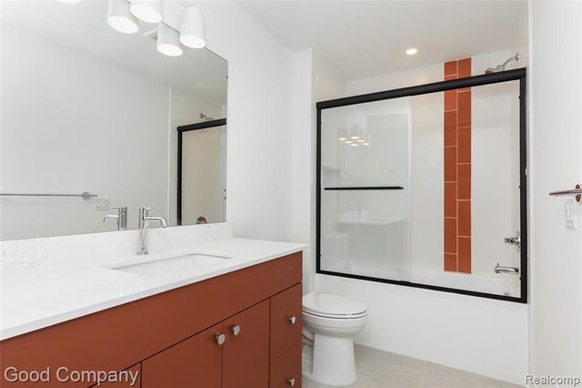 1821 Clifton Avenue, Royal Oak, MI 48073