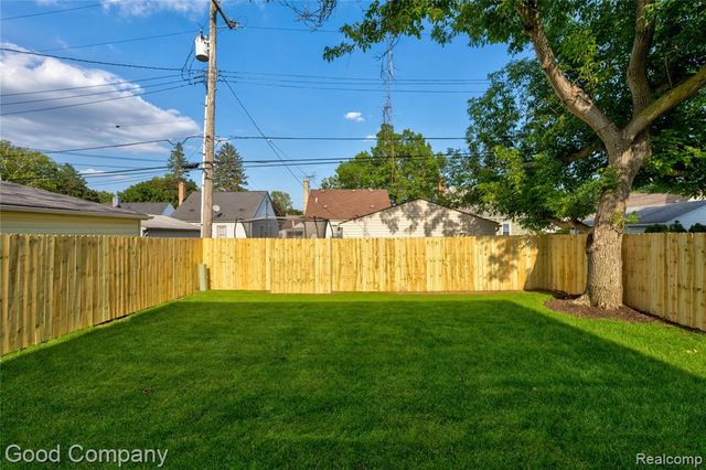 1821 Clifton Avenue, Royal Oak, MI 48073