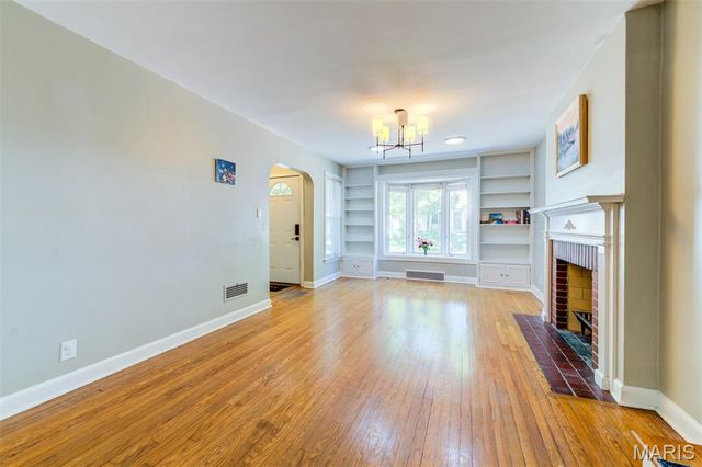 8670 Eulalie Avenue, St Louis, MO 63144