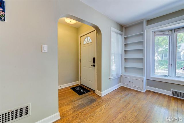 8670 Eulalie Avenue, St Louis, MO 63144