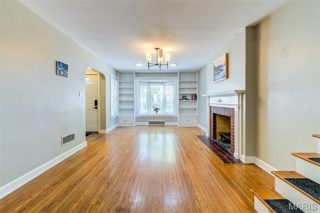 8670 Eulalie Avenue, St Louis, MO 63144