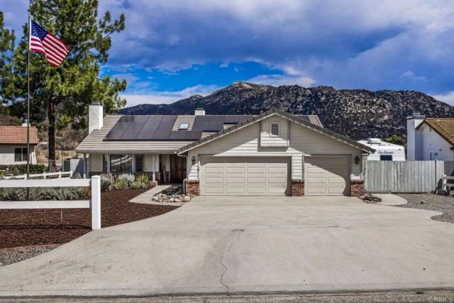 16319 Wikiup Road, Ramona, CA 92065