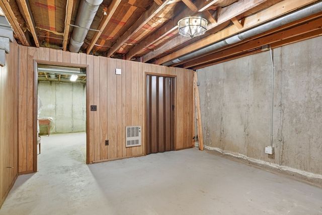 37 Corey Colonial 37, Agawam, MA 01001