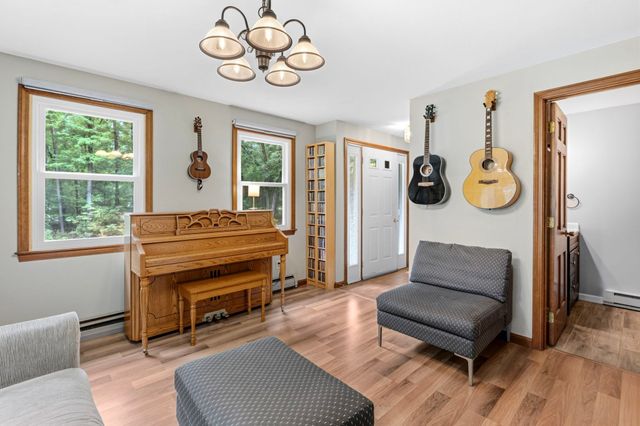 43 Coleman Rd, Southampton, MA 01073