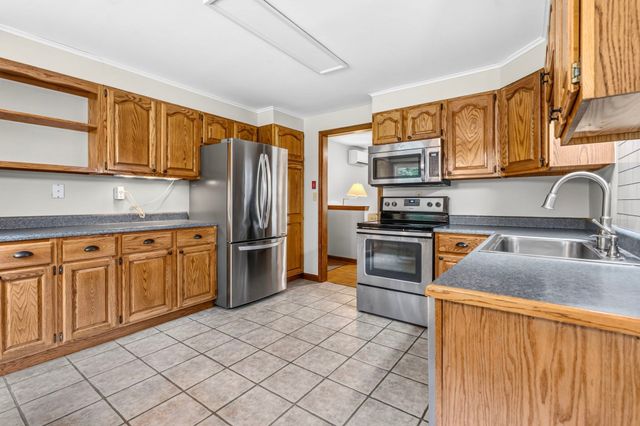 43 Coleman Rd, Southampton, MA 01073