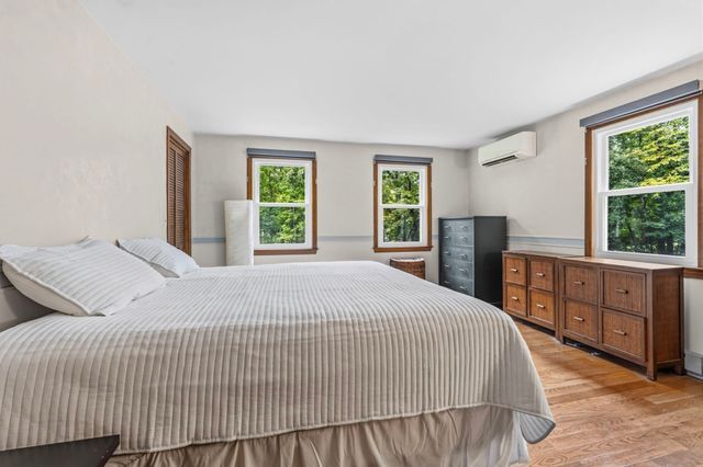 43 Coleman Rd, Southampton, MA 01073