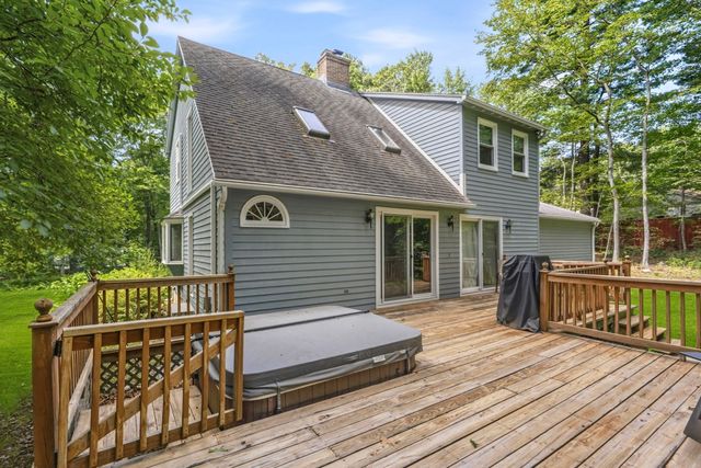 43 Coleman Rd, Southampton, MA 01073