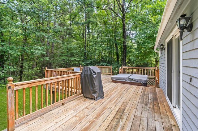 43 Coleman Rd, Southampton, MA 01073