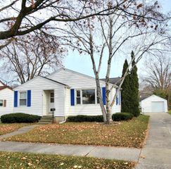 607 Burns Street, Essexville, MI 48732