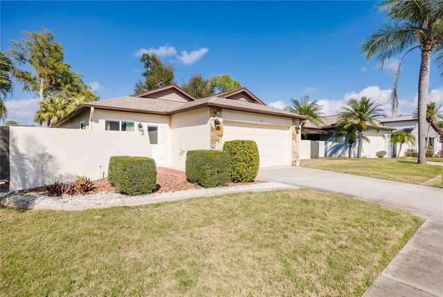 689 LINDEN DRIVE, Englewood, FL 34223