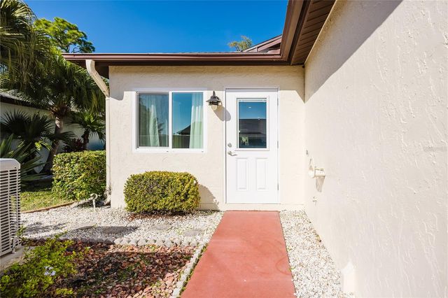 689 LINDEN DRIVE, Englewood, FL 34223